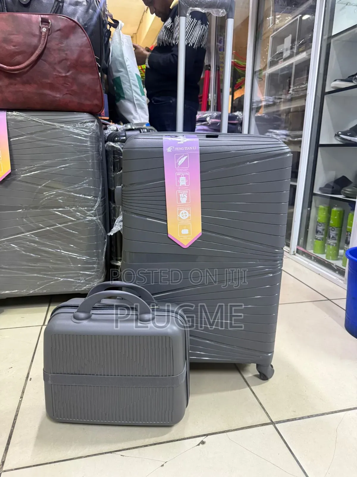 Medium Plus Carryon Suitcase Set