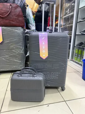 Medium Plus Carryon Suitcase Set