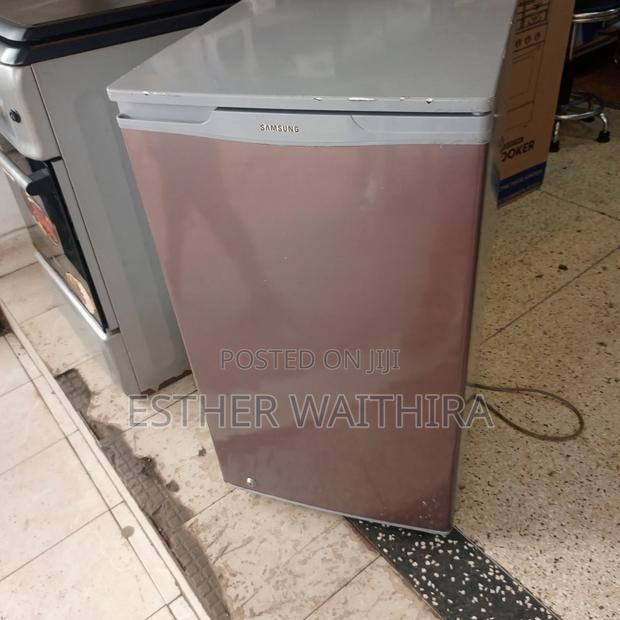 Table Top Min Fridge - main view