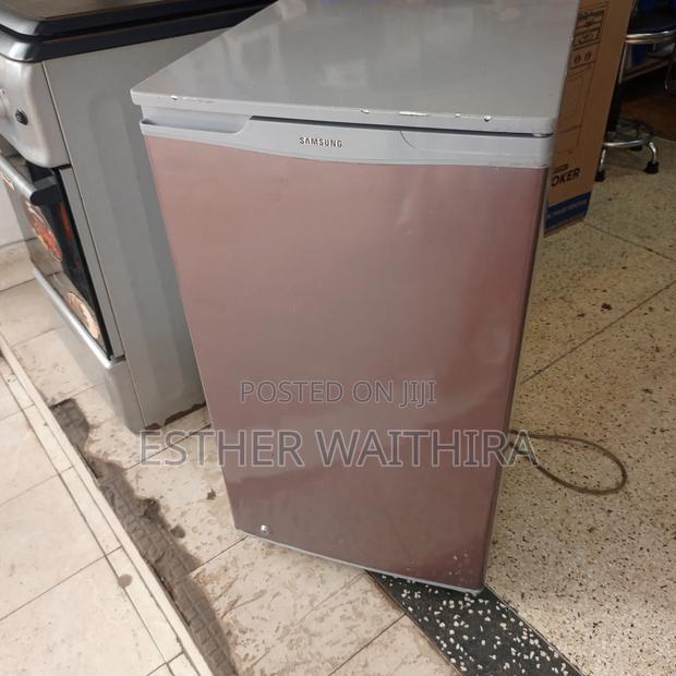 Table Top Min Fridge - thumbnail 3