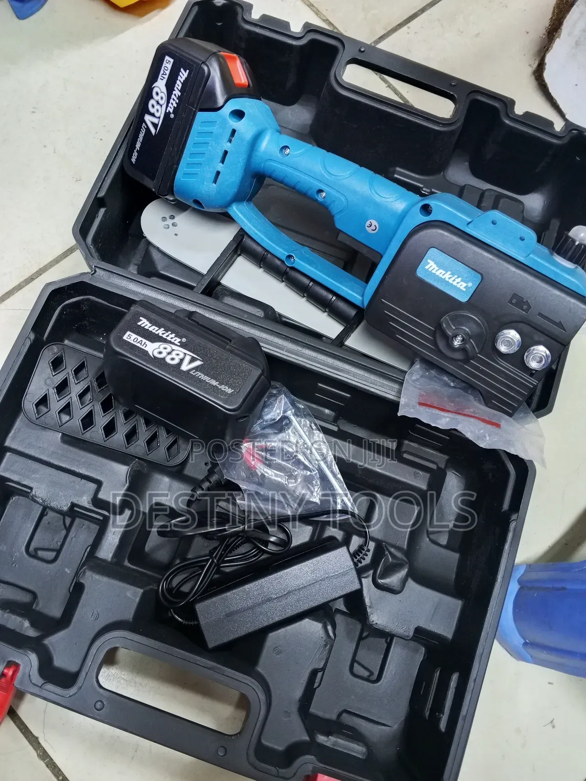 Makita Chainsaw 12inch