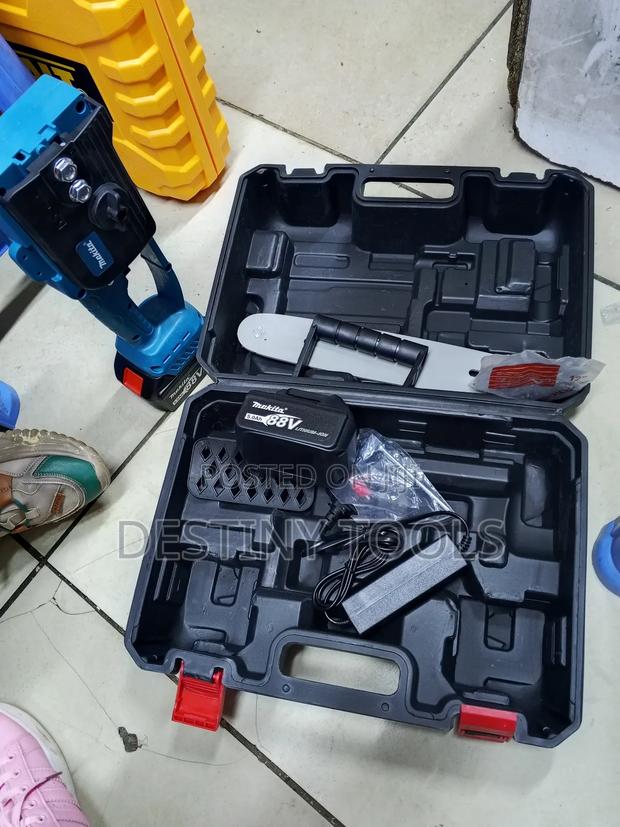 12" Makita Chainsaw - main view