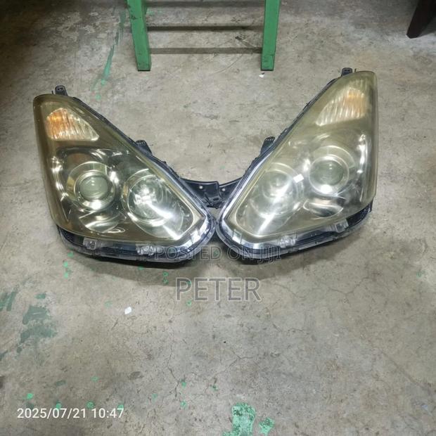 Wish 2005 Headlights Xenon Type