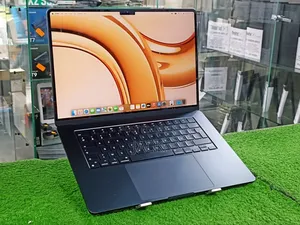 Laptop Apple MacBook Air 2025 M4 15-inch 16GB Apple M4 SSD 256GB