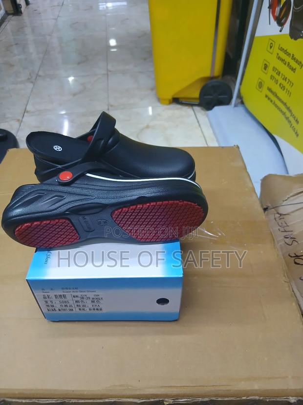 Waterproof Safety Crocs - thumbnail 3