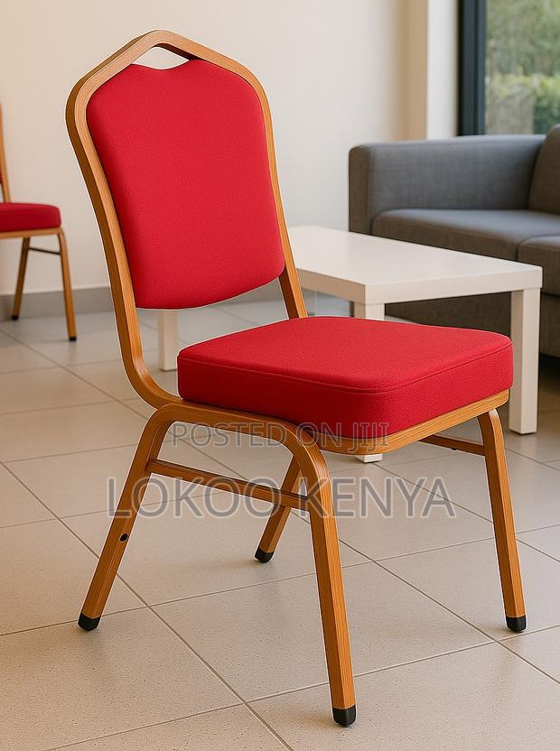Office Chair: Durable Heavy Duty Banquet Chair