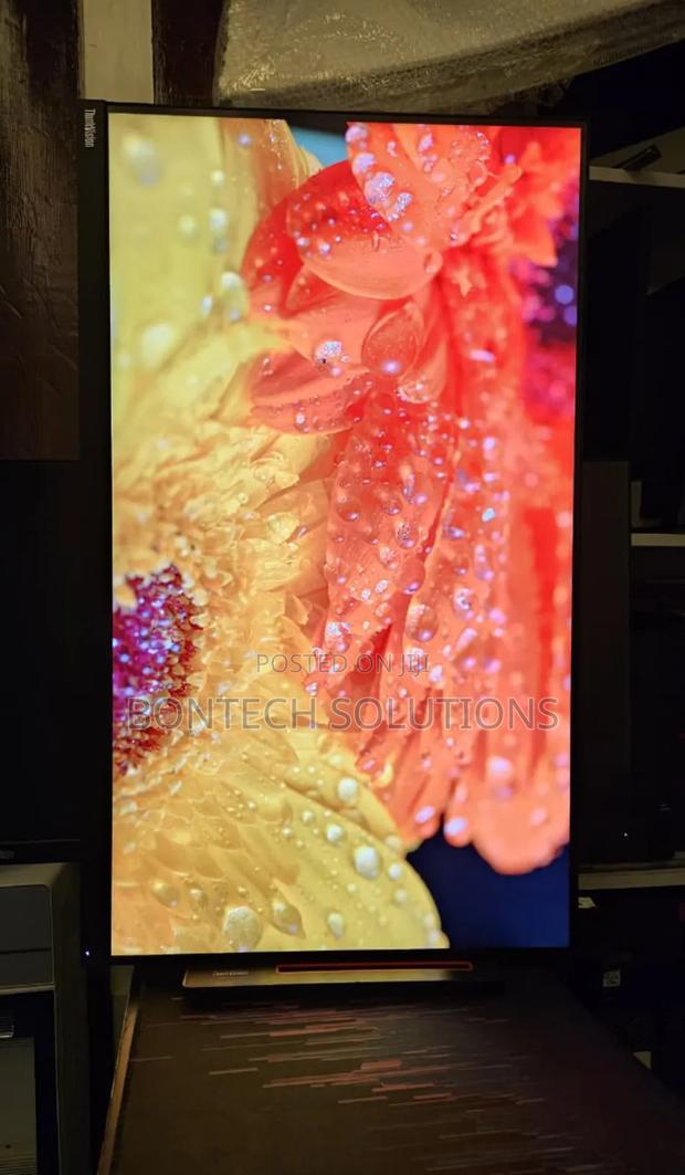 Lenovo Think Vision 32inch Monitor - thumbnail 2