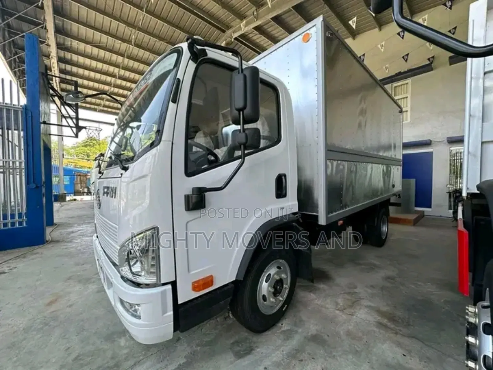 Trucks/Lorry Available for Job Services