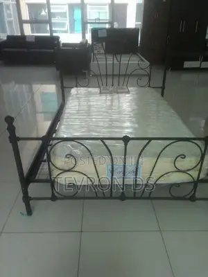Metallika Atlanta Queen 5x6 Size Metal Bed (Matte Finish, Black)