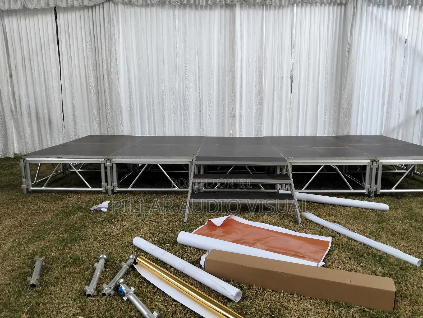 Stage Boards Joined for Rentals, One Board Counts