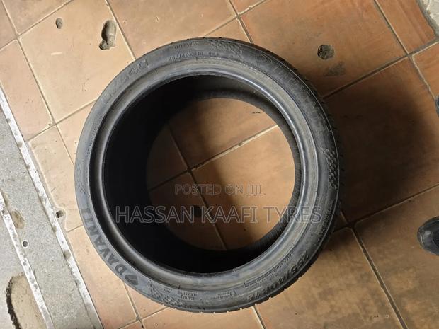 255/40r18 Davanti Tyre - thumbnail 3