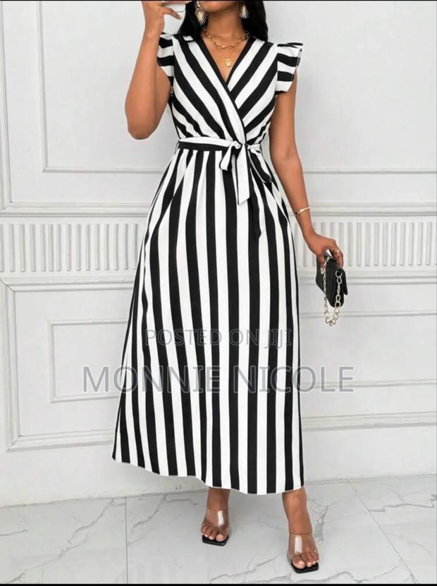 Classy Breastfeeding Friendly Dress - thumbnail 3