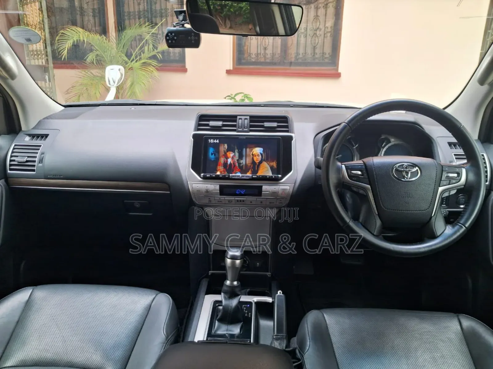 Toyota Land Cruiser Prado 2018 White