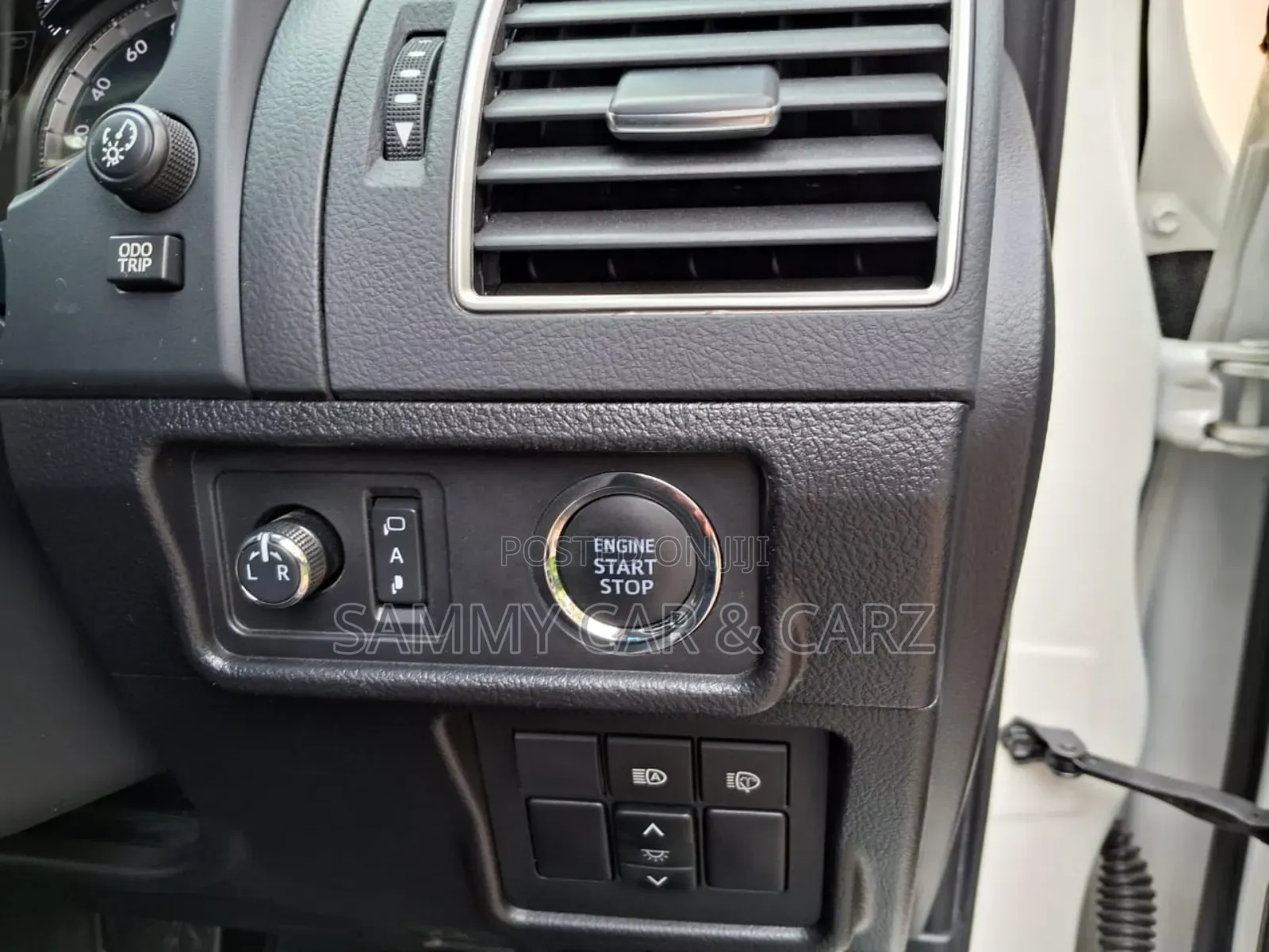 Toyota Land Cruiser Prado 2018 White