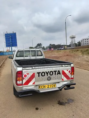 Toyota Hilux 2.5 D-4D SRX 2010 Pearl