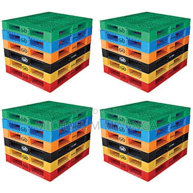 Superior Durability Rackable Plastic Pallets