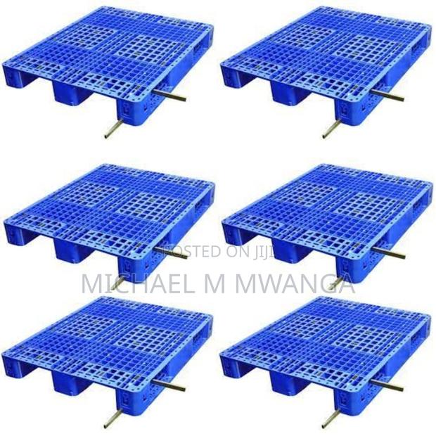Reinforced Rackable Plastic Pallets