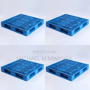 Heavy-Duty Rackable Plastic Pallets