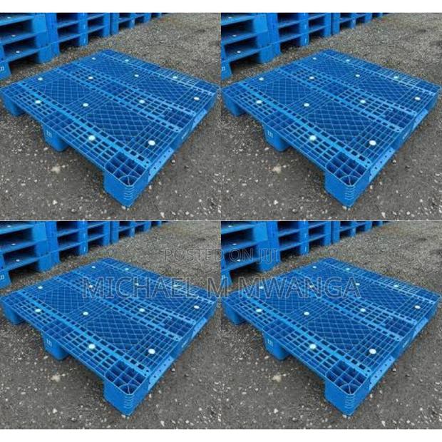 Reusable Rackable Plastic Pallets