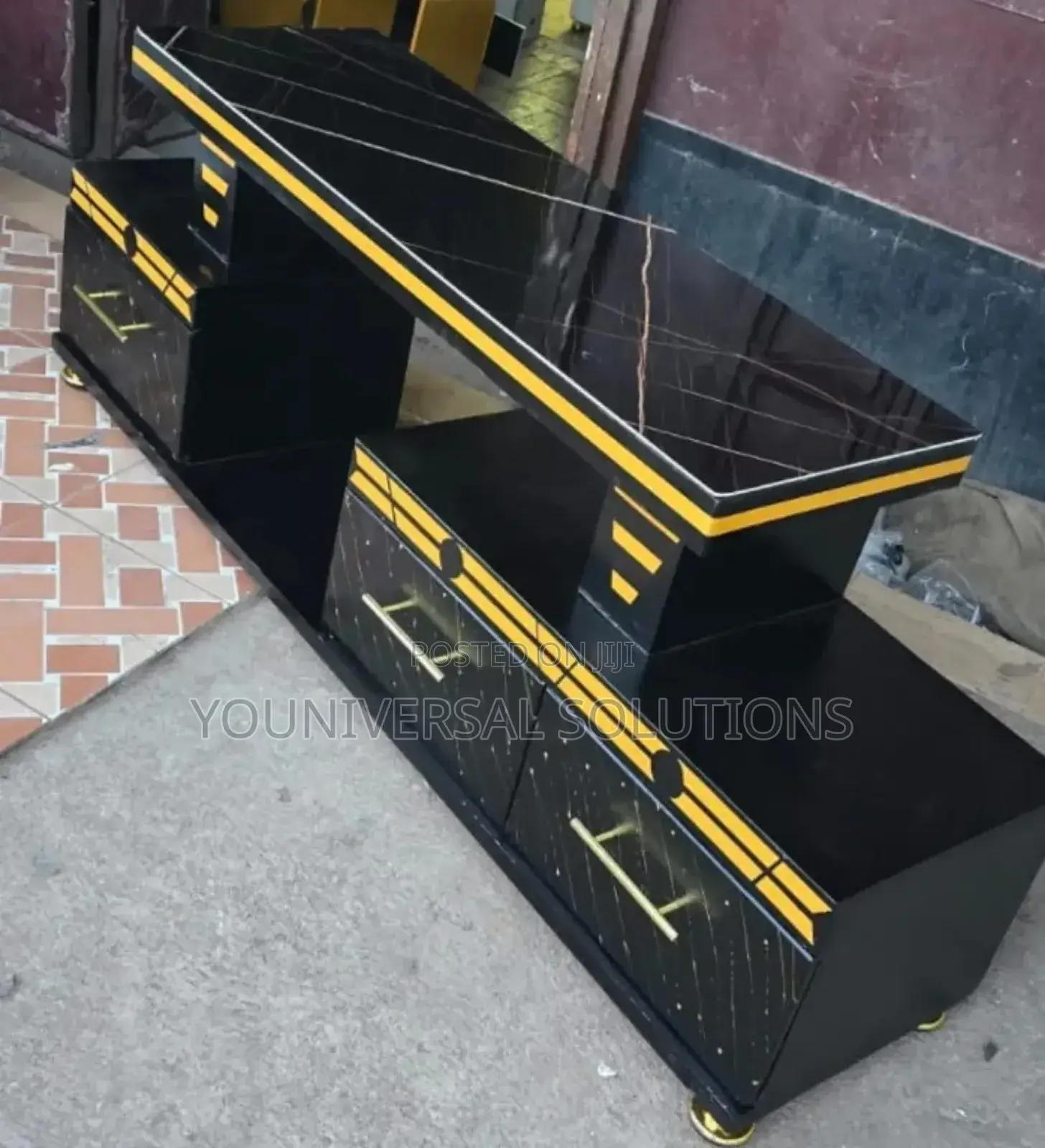 Executive 5 FTS Black/White and Gold With Marble Top Tv Stand