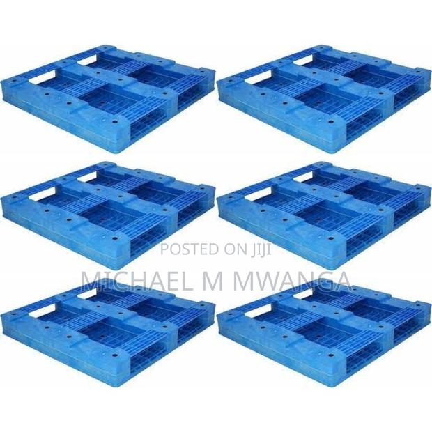 Load Support Rackable Plastic Pallets