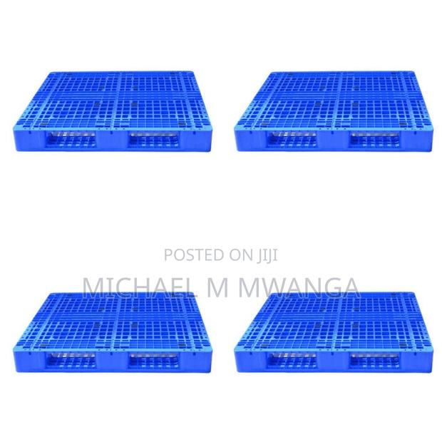 Resilient Rackable Plastic Pallets