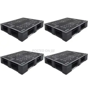 Weather-Resistant Rackable Plastic Pallets