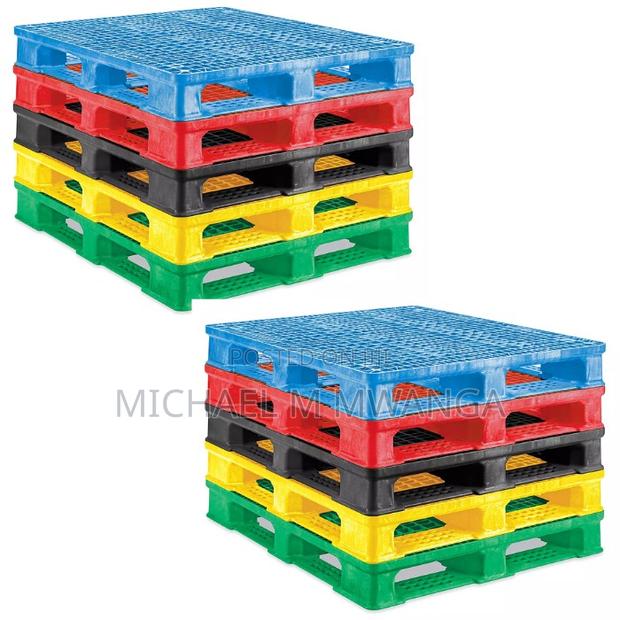 Dimensionally-Stable Rackable Plastic Pallets
