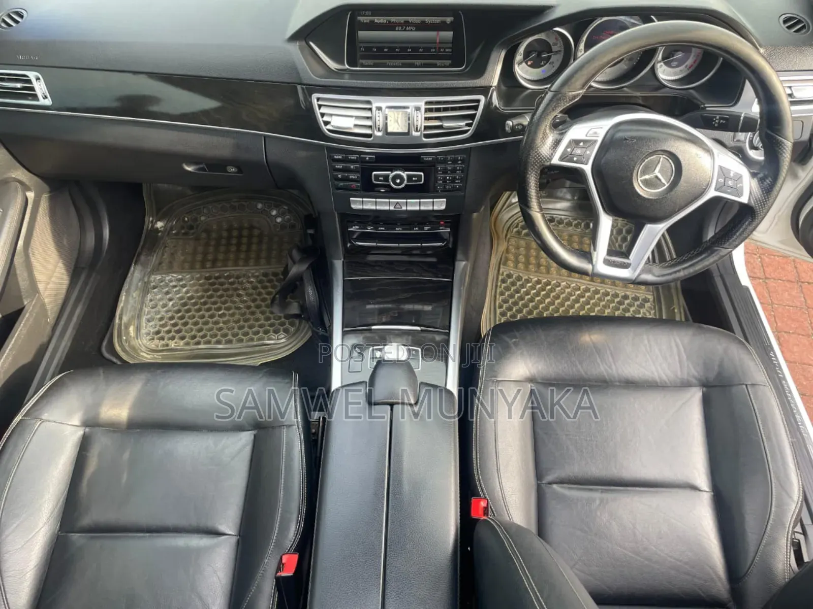 Mercedes-Benz E350 Base BlueTec Sedan  RWD (3.0L 6cyl 7A) 2013 Pearl