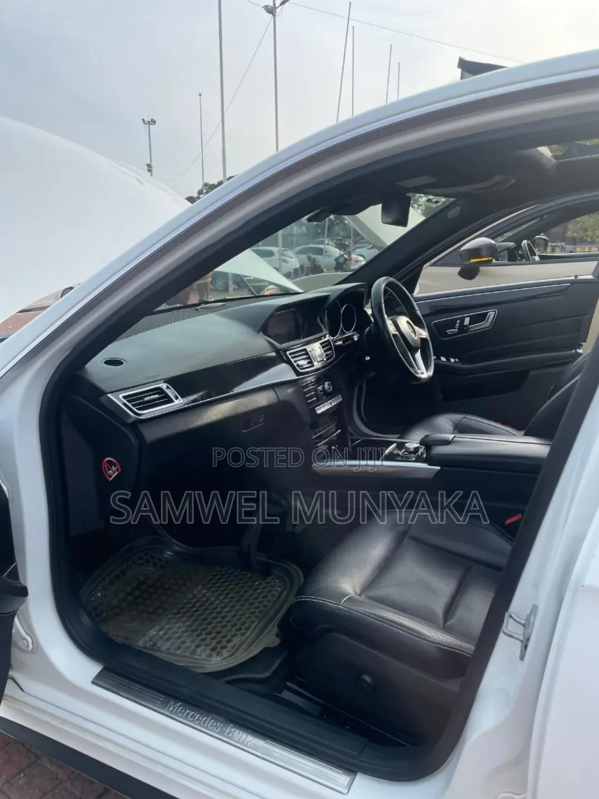 Mercedes-Benz E350 Base BlueTec Sedan  RWD (3.0L 6cyl 7A) 2013 Pearl
