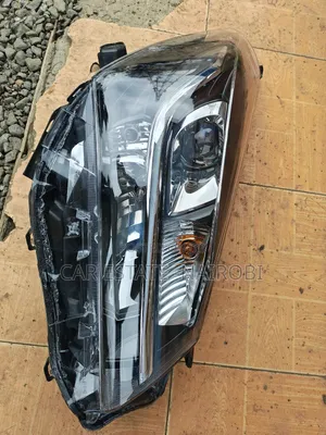 Vitz 2016,Headlight Xenon