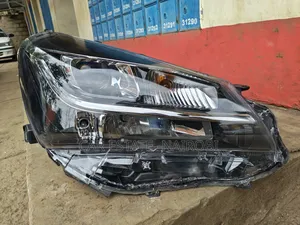 Vitz 2016,Headlight Xenon