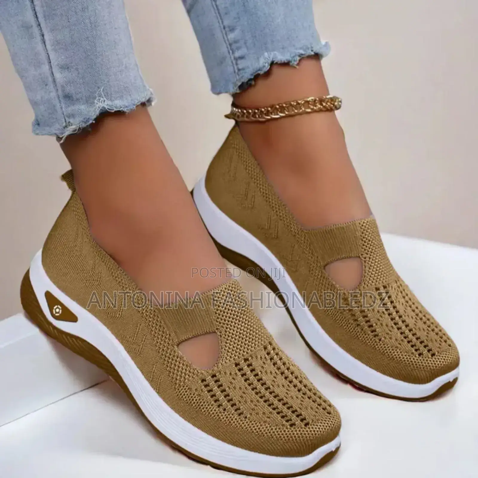 Ladies Breathable Shoes