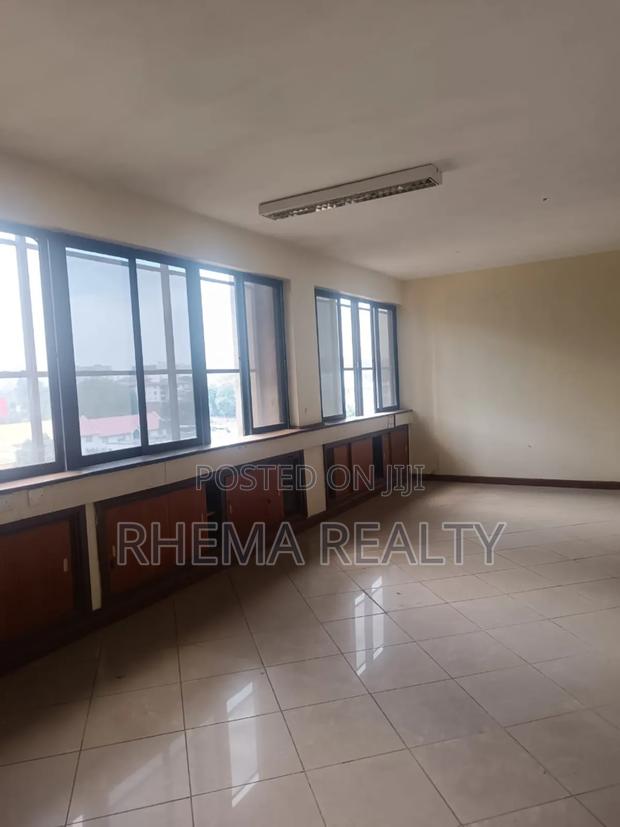 To Let Number 142 - thumbnail 3