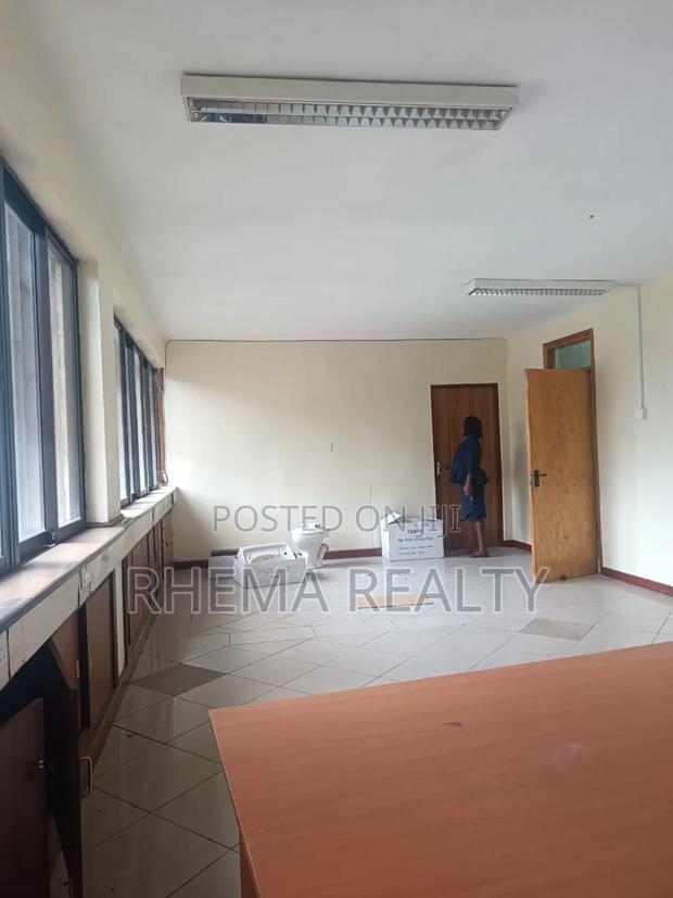 To Let Number 142 - thumbnail 4