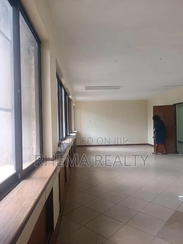 To Let Number 142 - thumbnail 5