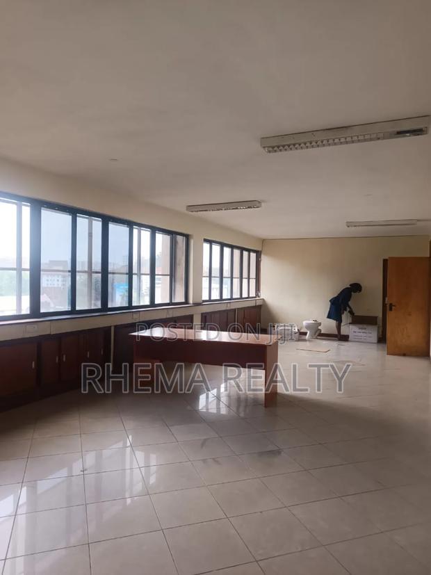 Vaccant Office No 141 - thumbnail 2