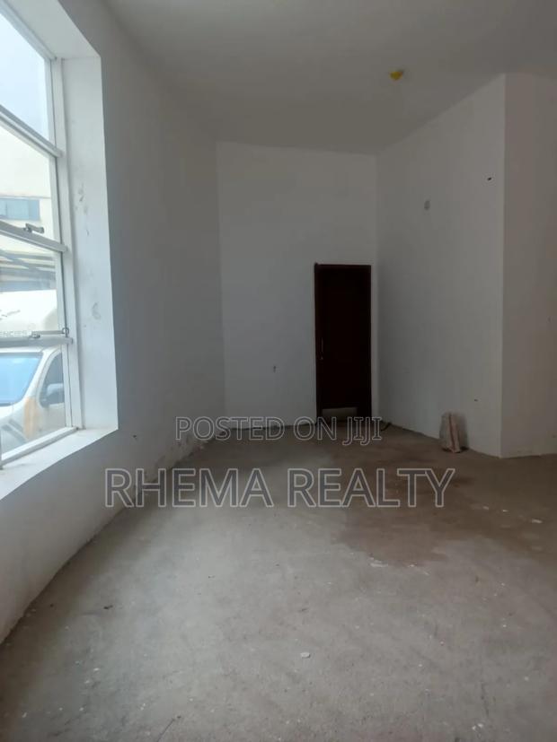 Spacious Office No 136 - thumbnail 9