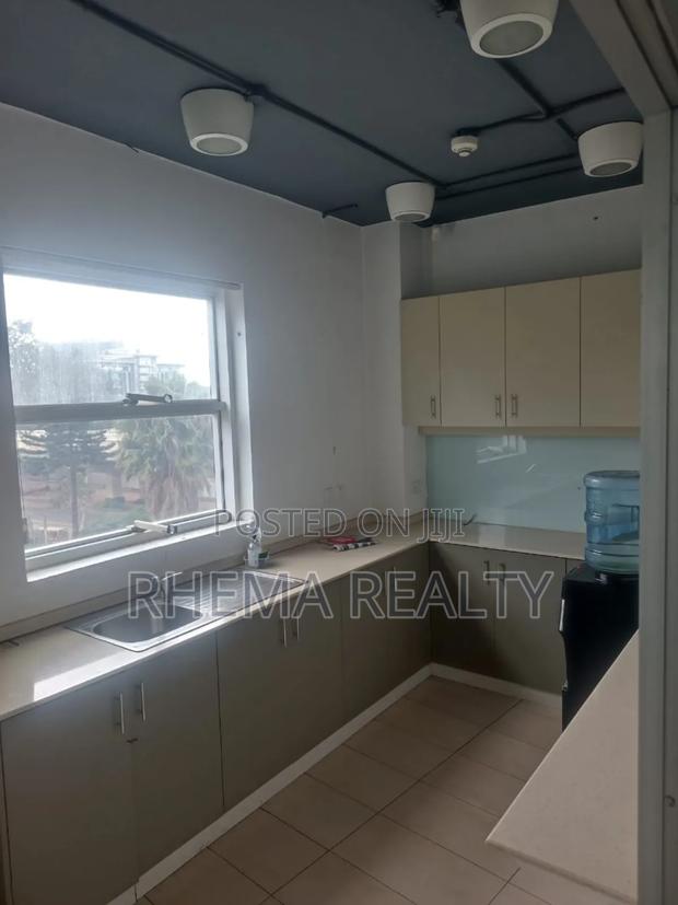 Available Office Space Ref 135 - thumbnail 12