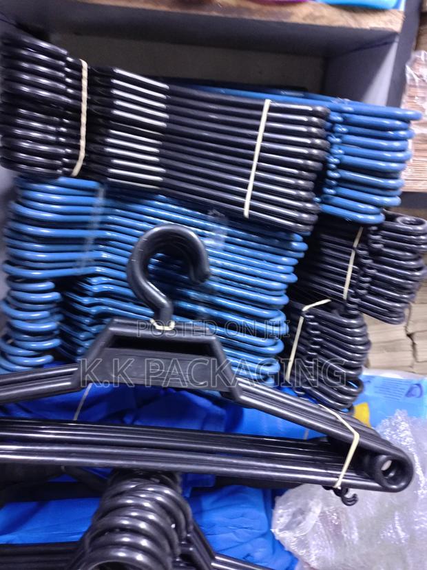 120 Durable Adult Hangers at 2000 - thumbnail 2