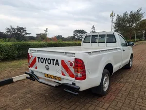 Toyota Hilux 2007 White