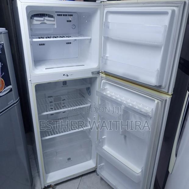 Pure White Sumsung Fridge on Sale - thumbnail 3