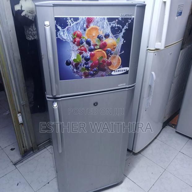 Clean Silver Flowed Fridge - thumbnail 4