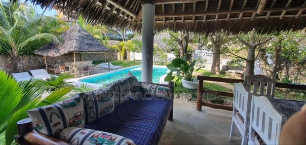 4bedroom Villa Near Papa Remo Beach