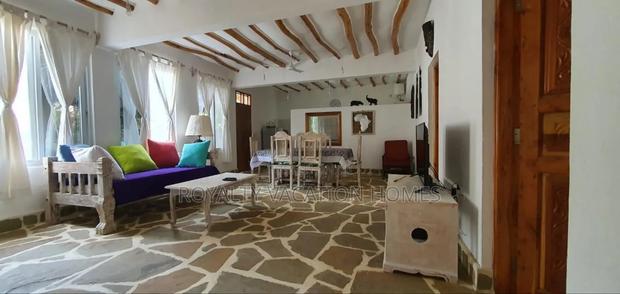 4bedroom Villa Near Papa Remo Beach - thumbnail 3