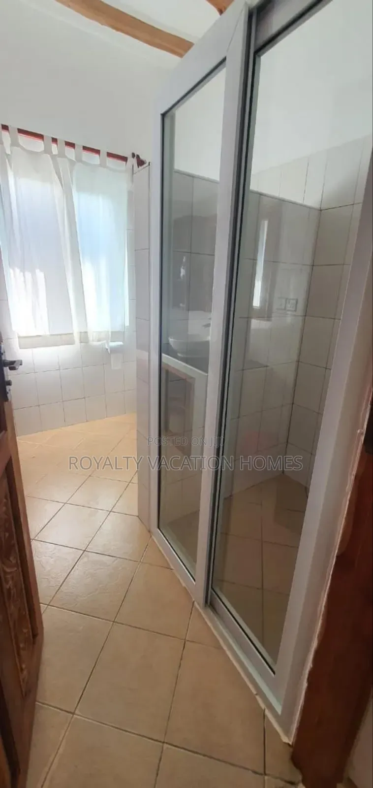 4bedroom Villa Near Papa Remo Beach