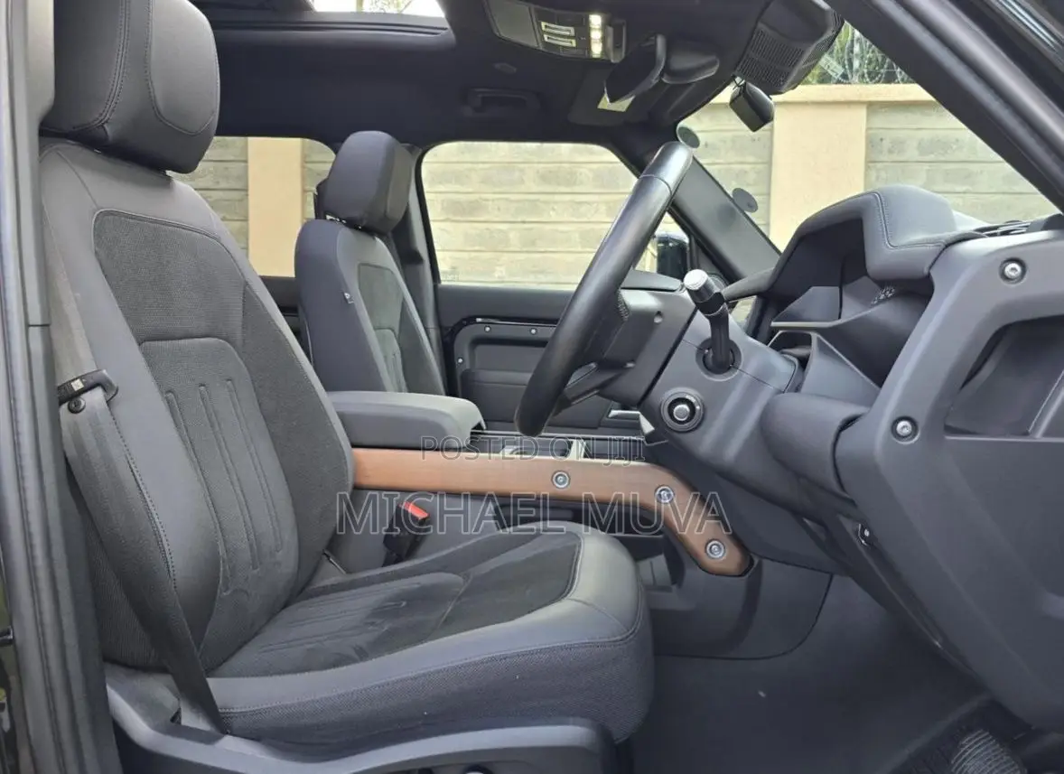 Land Rover Defender X-Dynamic SE 2022 Black