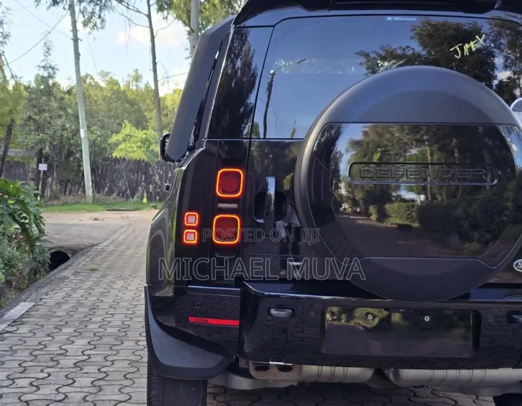 Land Rover Defender X-Dynamic SE 2022 Black