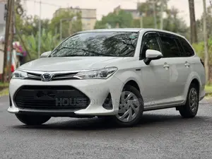 Toyota Corolla Fielder 2018 White
