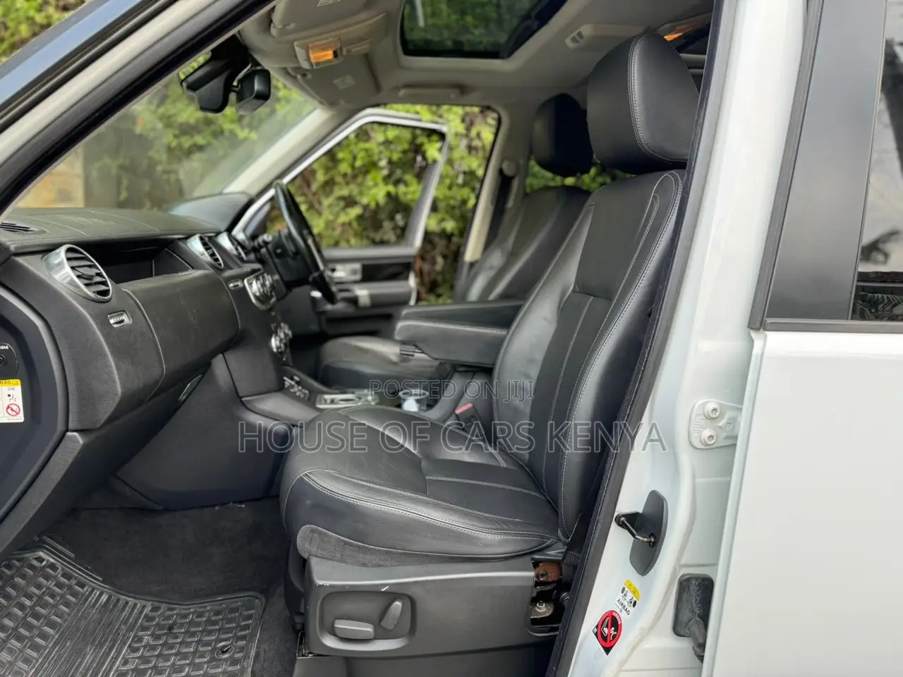 Land Rover Discovery 2015 White